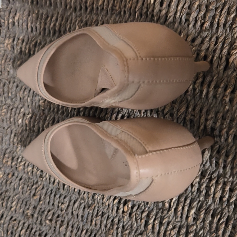 Heels - Picture 3 of 4